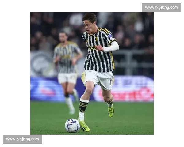 尤文 5-0 横扫艾因!双星双响 + 伊尔迪兹世界波点燃世俱杯 尤文 5-0 横扫艾因!双星双响 + 伊尔迪兹世界波点燃世俱杯